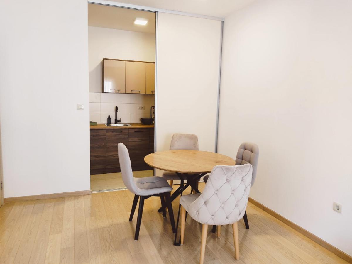 Aura City Apartment ポドゴリツァ エクステリア 写真