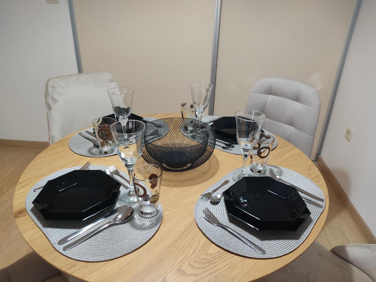 Aura City Apartment ポドゴリツァ エクステリア 写真